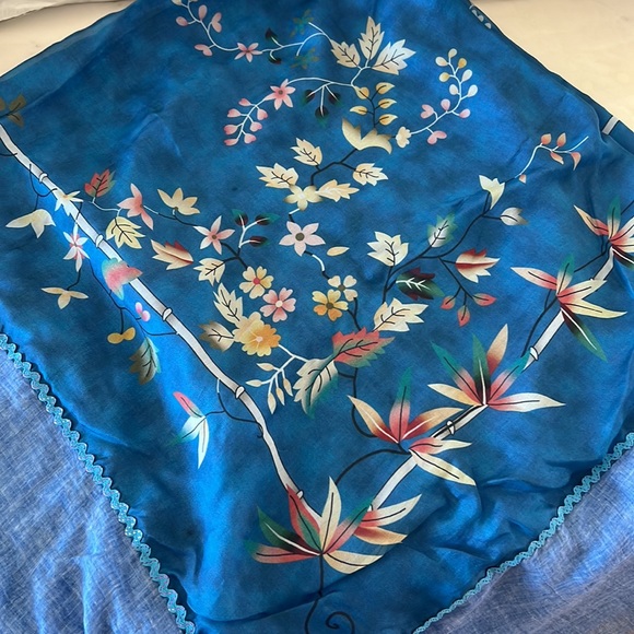 Rubicon silk & cotton oversized shawl. - Picture 13 of 16